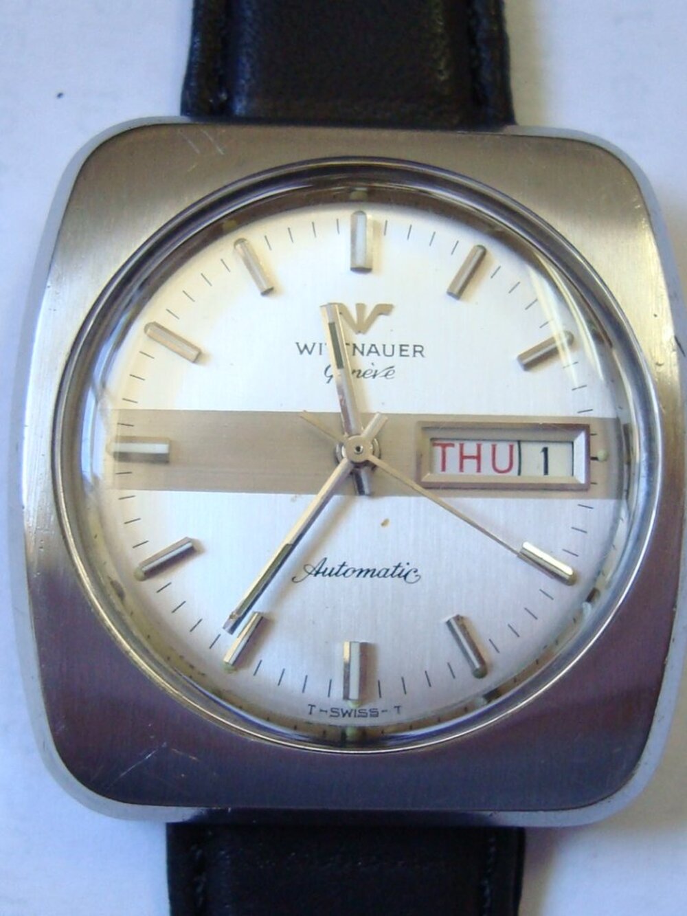 VINTAGE AUTOMATIC WITTNEAUR GENEVE ,RUN GREAT